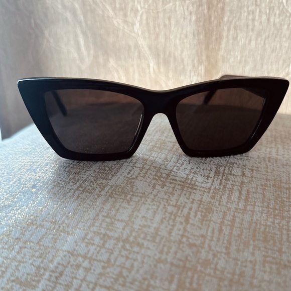 SAINT LAURENT Authentic Women Sunglasses 💖 - Picture 6 of 8